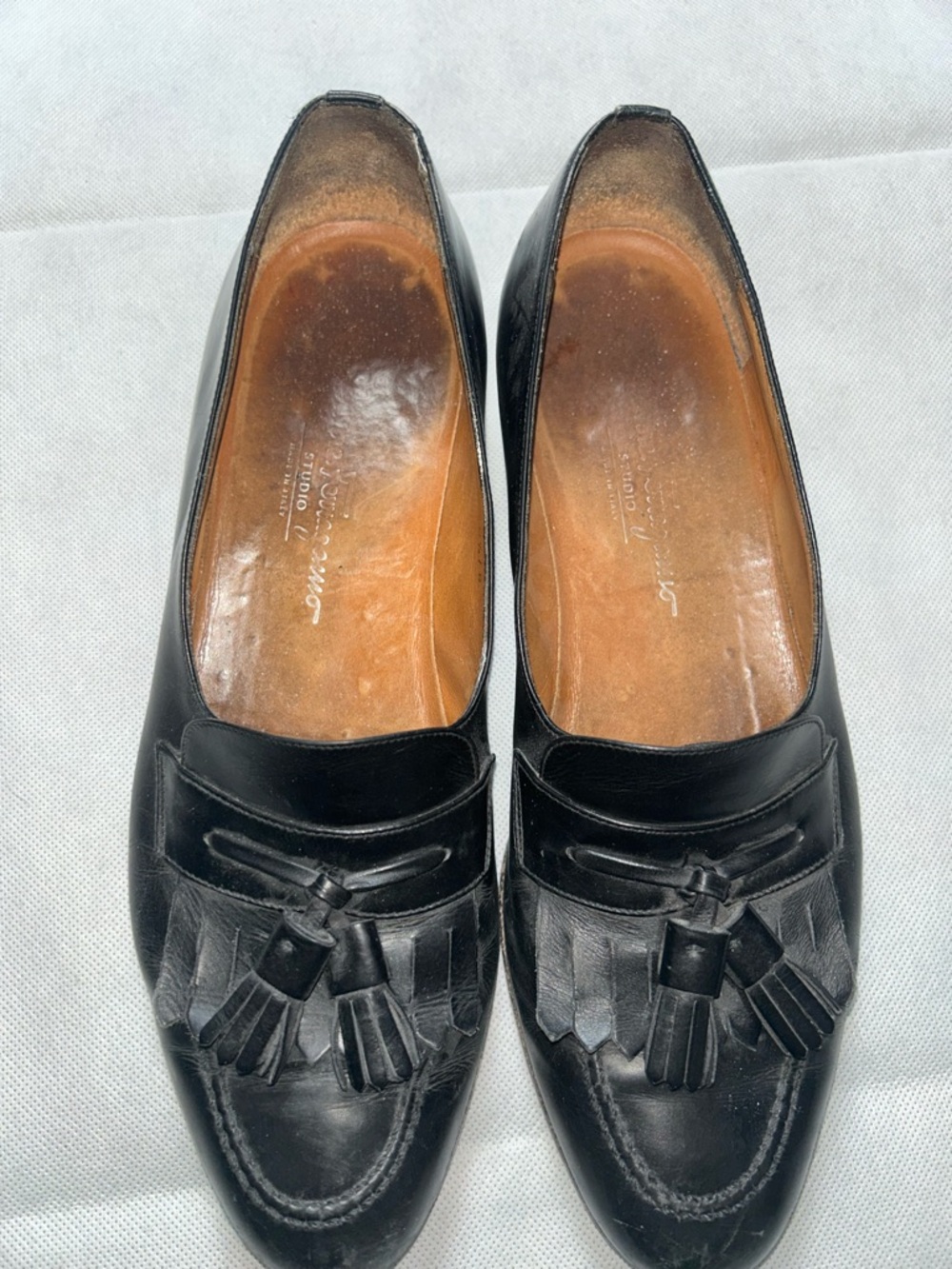 Vintage Salvatore Ferragamo black leather tasseled loafer size 10.5 B